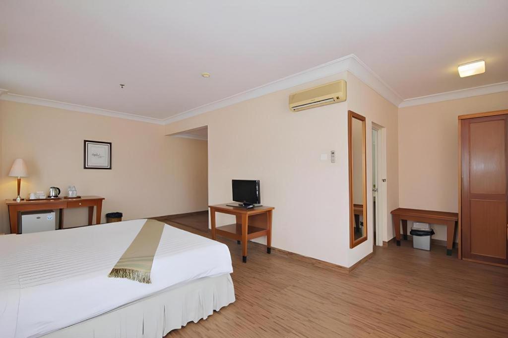 Nalendra Hotel Bandung Exterior foto