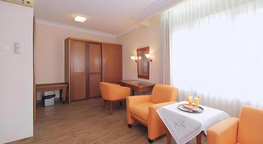 Nalendra Hotel Bandung Exterior foto