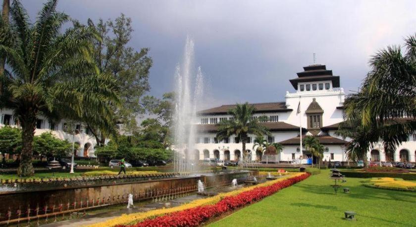 Nalendra Hotel Bandung Exterior foto